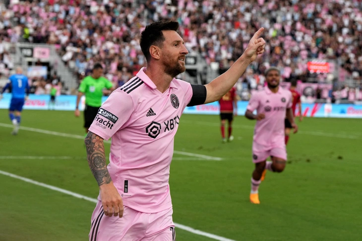 Messi và Ronaldo có thể tái ngộ chung một giải đấu? 