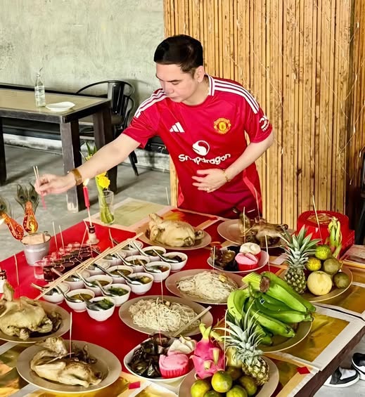 BẮT GẶP HÌNH ẢNH BRUNO VÀ HOJLUND TRƯỚC TRẬN CK C2
