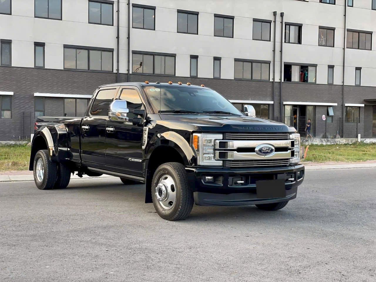 Chiêm ngưỡng con quái vật F-350 Super Duty đời 2017 